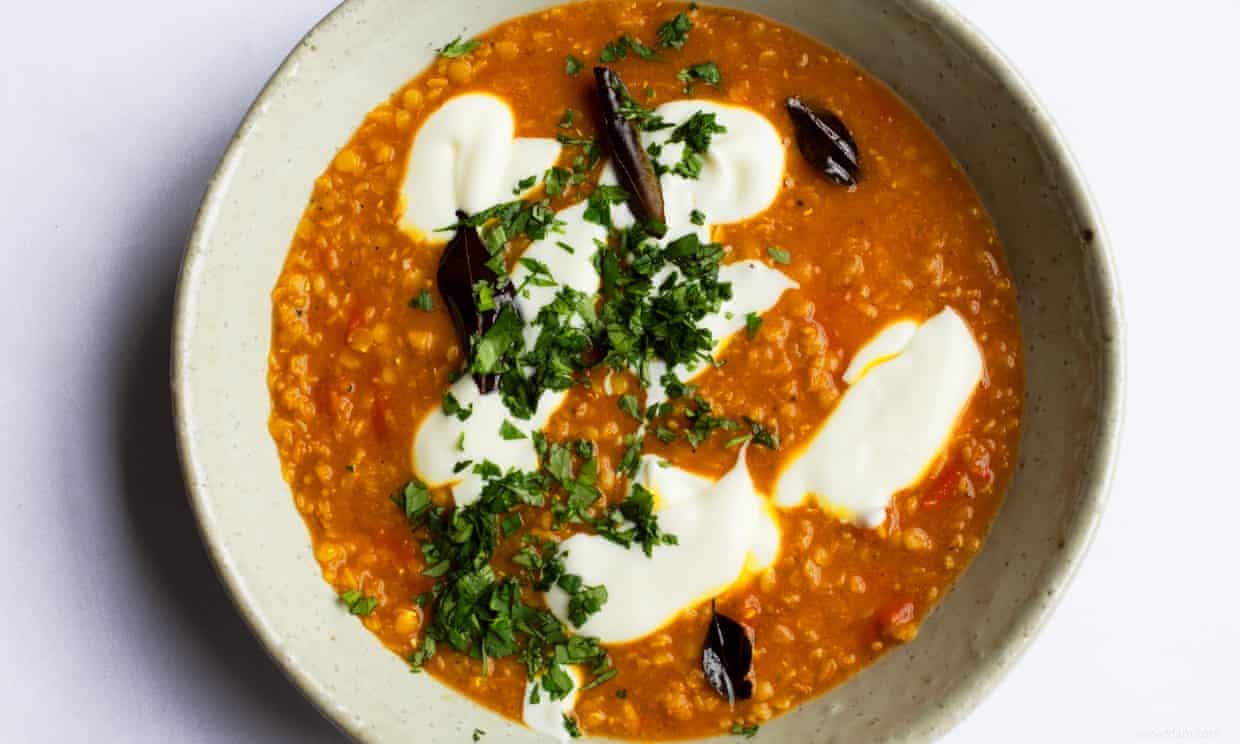 La recette de la soupe aux lentilles et aux tomates de Nigel Slater 