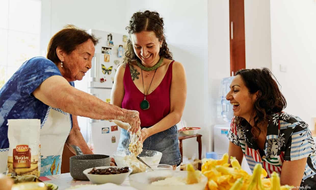 Les nouvelles recettes de Yasmin Khan :cuisiner dans des camps de réfugiés de Grèce, de Turquie et de Chypre 