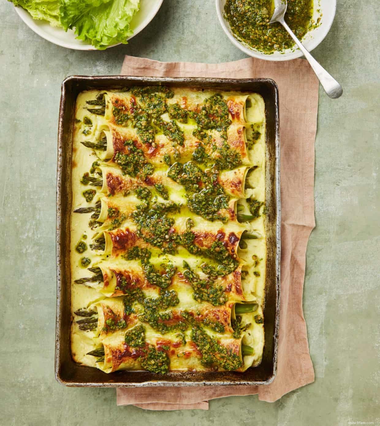 Cannellonis aux asperges et broccolini au chorizo ​​:les recettes printanières de Yotam Ottolenghi 