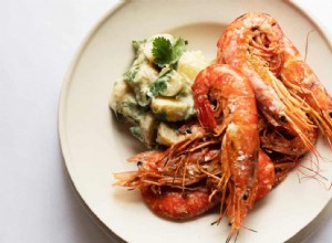 La recette de Nigel Slater pour la salade de pommes de terre aux herbes, gambas grillées 