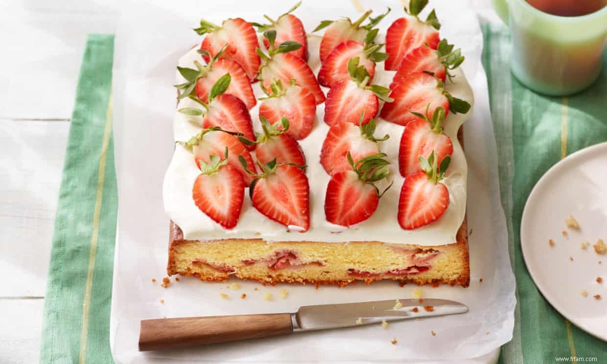 Fraises et gâteau à la crème par Helen Goh 