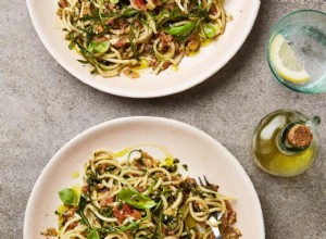 La recette végétalienne de Meera Sodha pour les spaghettis aux amandes rôties et au pesto de tomates 