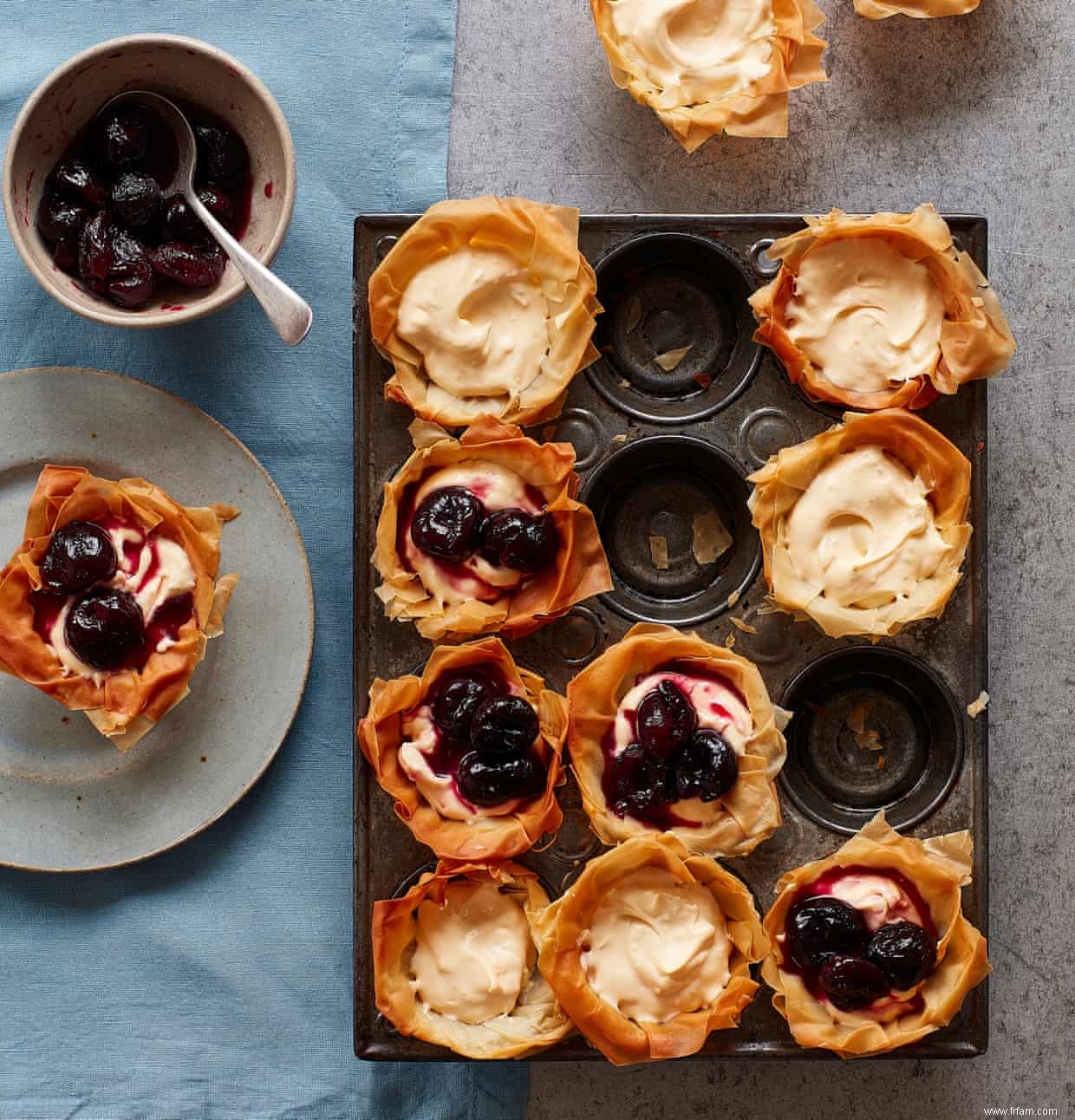 La recette des tartelettes filo au kirsch et aux cerises de Thomasina Miers 