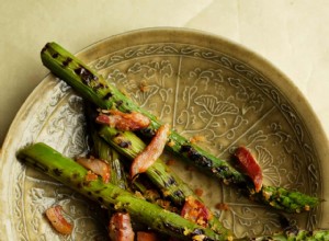 Les recettes de Nigel Slater pour le saumon grillé et les asperges à la pancetta 