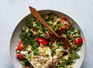 Recette de Thomasina Miers pour le kritharaki, les fèves et la tomate avec de la feta au four 