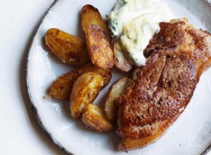 La recette de Nigel Slater pour les steaks d agneau grillés et la sauce à la crème sure 