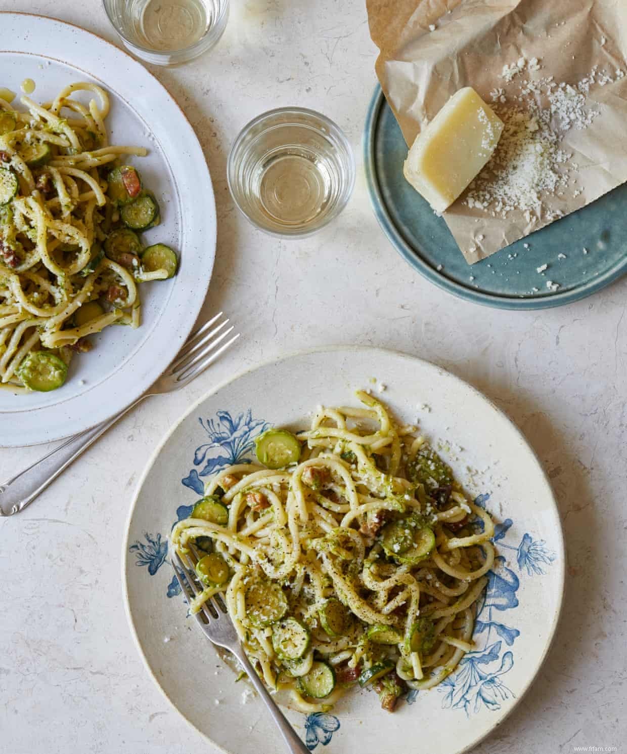 Les recettes de Rachel Roddy pour les pâtes minestrone et courgette pancetta pici 