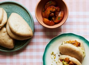 La recette de Liam Charles pour les bao buns aux pêches rôties 