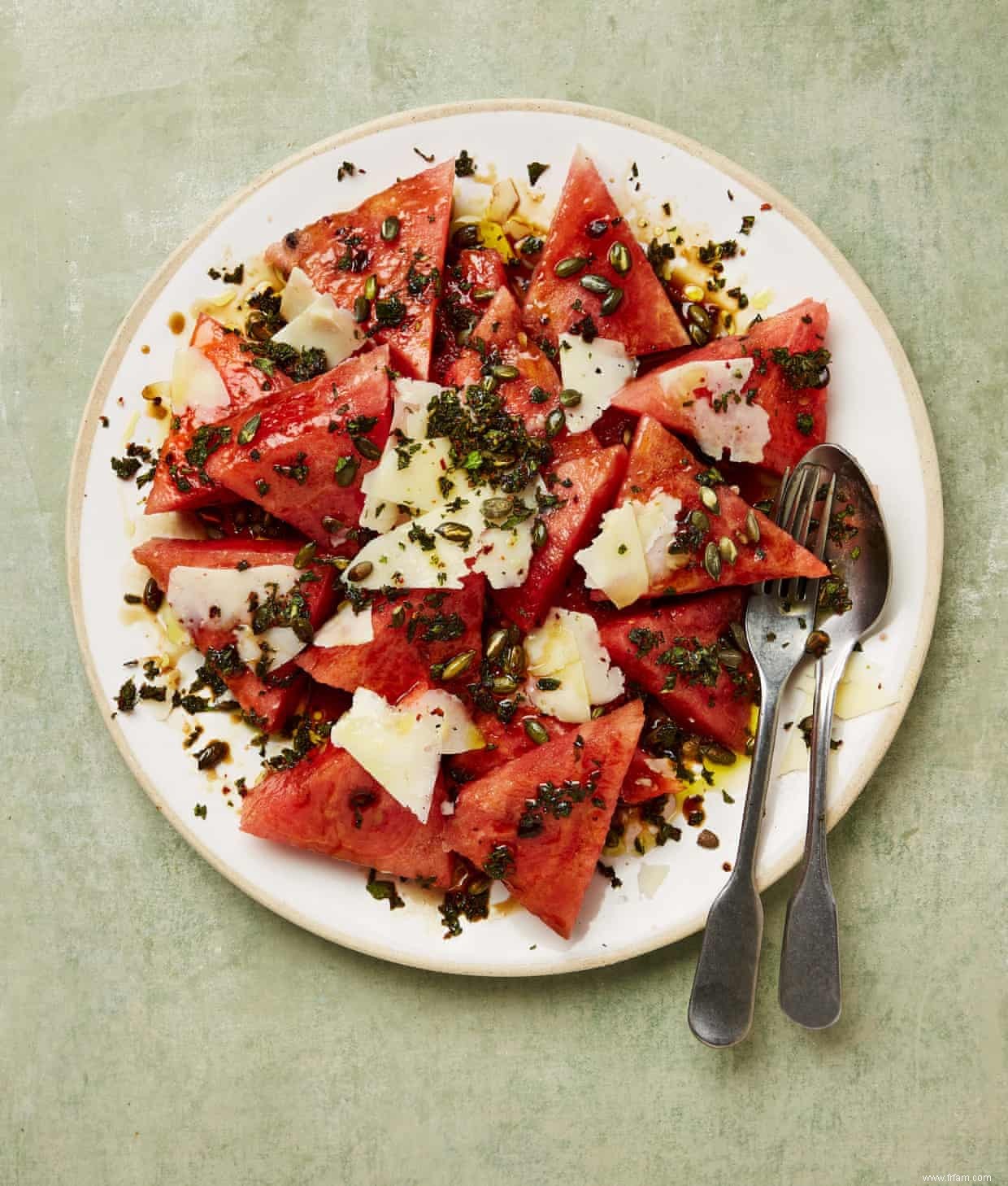 Menthe pastèque, cerise et riz noir, wakamé à l échalote croustillante :les salades estivales rafraîchissantes de Yotam Ottolenghi 