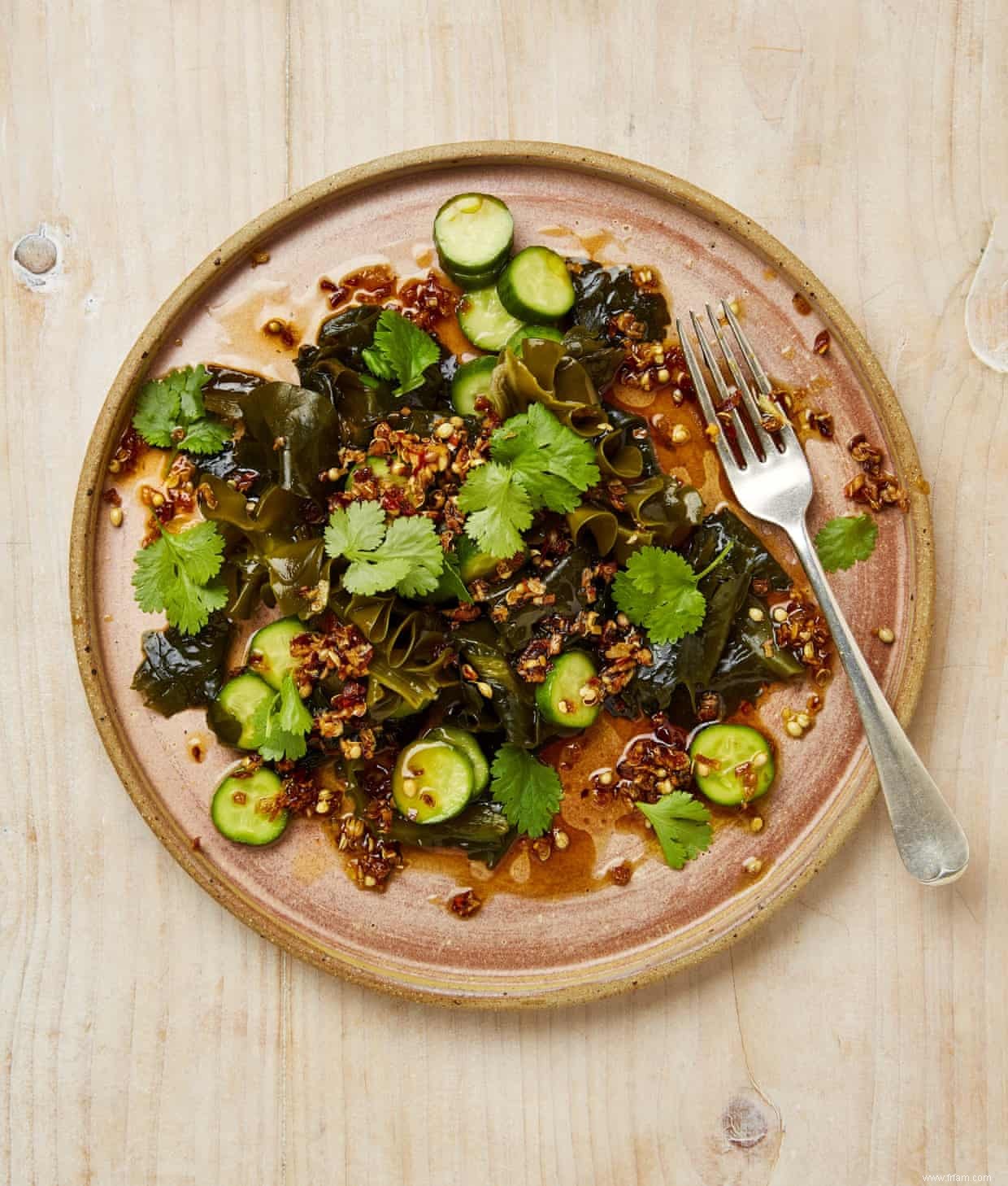 Menthe pastèque, cerise et riz noir, wakamé à l échalote croustillante :les salades estivales rafraîchissantes de Yotam Ottolenghi 