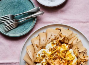 Recettes de Lara Lee pour lumpia et pavlova à la banane et au sucre de coco avec ananas caramélisé 