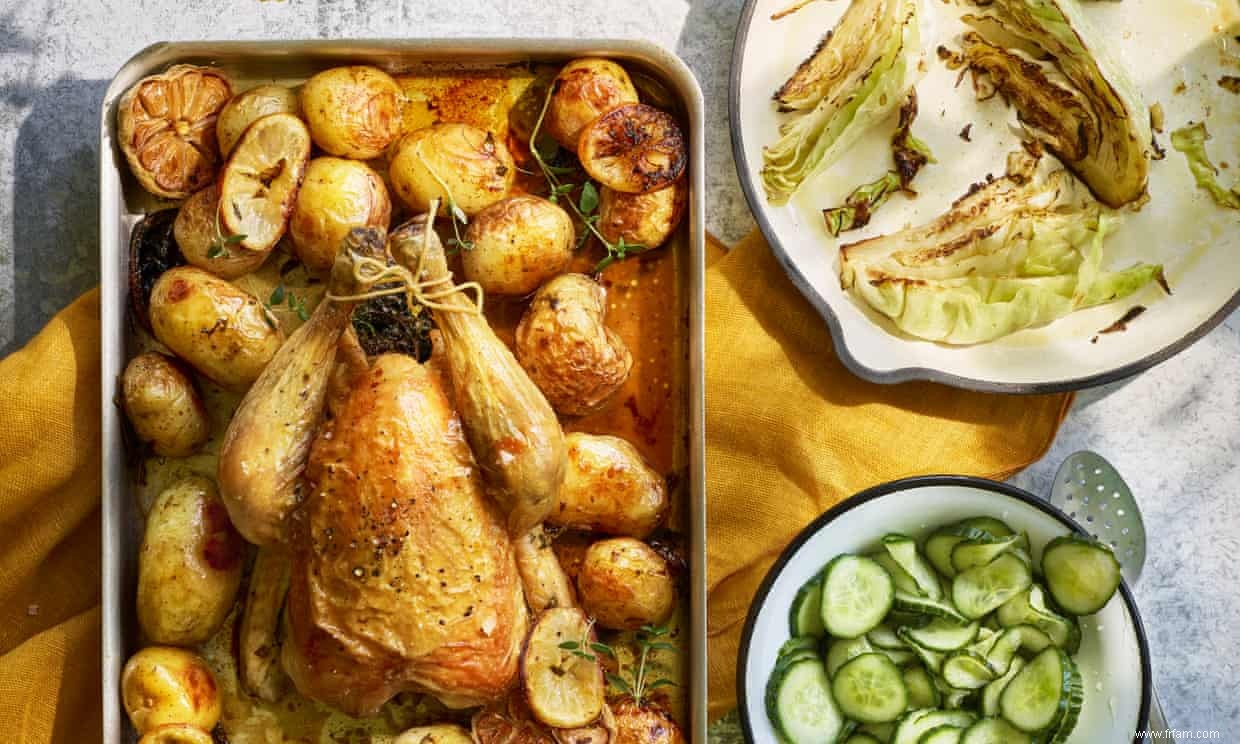 Poulet rôti de Trine Hahnemann avec salade de concombre aigre-douce 