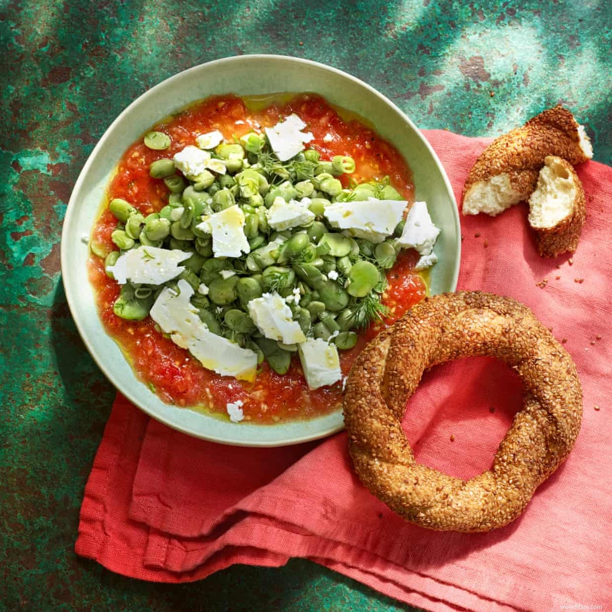 Salade de fèves, aneth et tomates par Georgina Hayden 