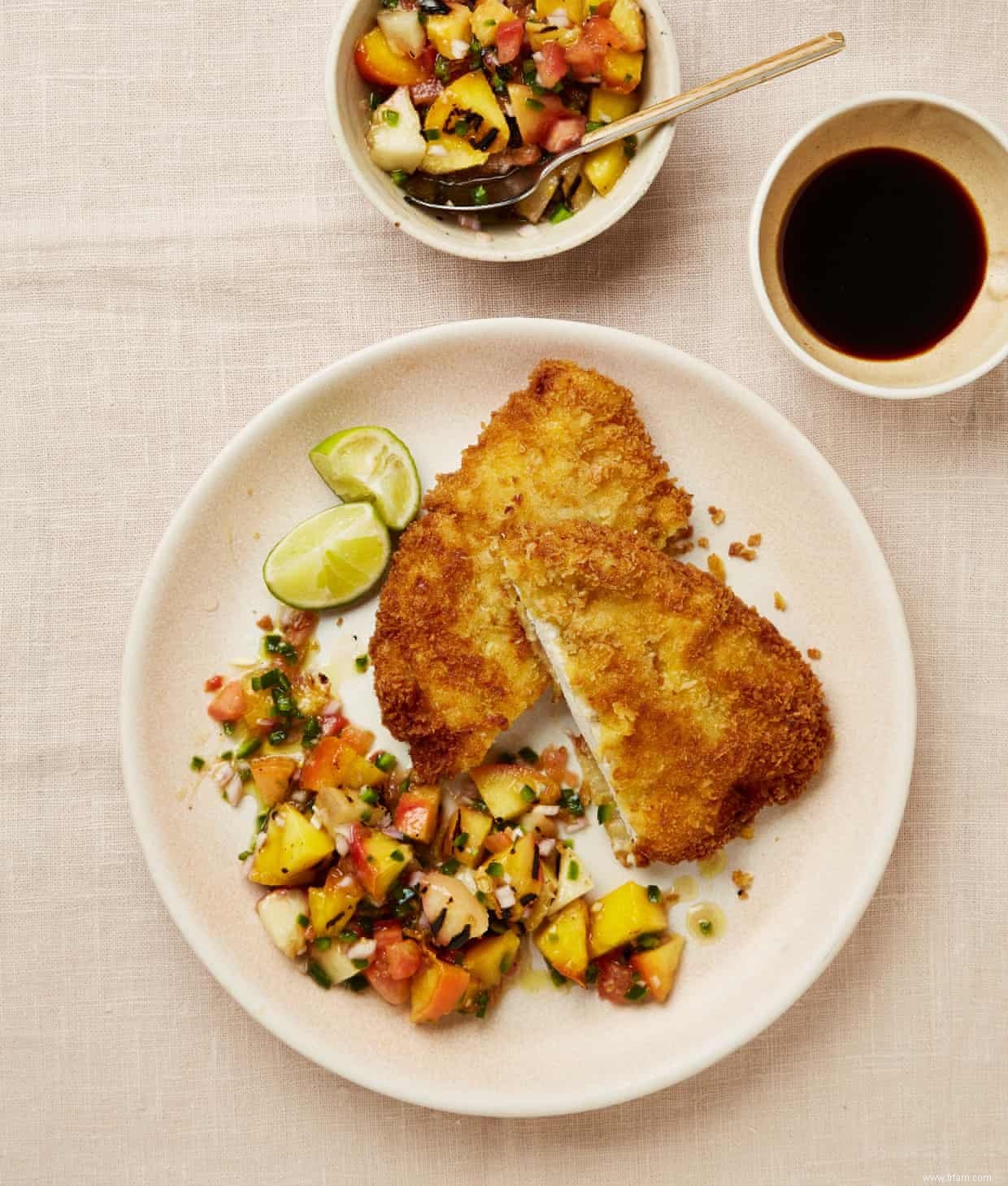 Escalope, salade et gâteau à la crème :les recettes à la pêche de Yotam Ottolenghi 