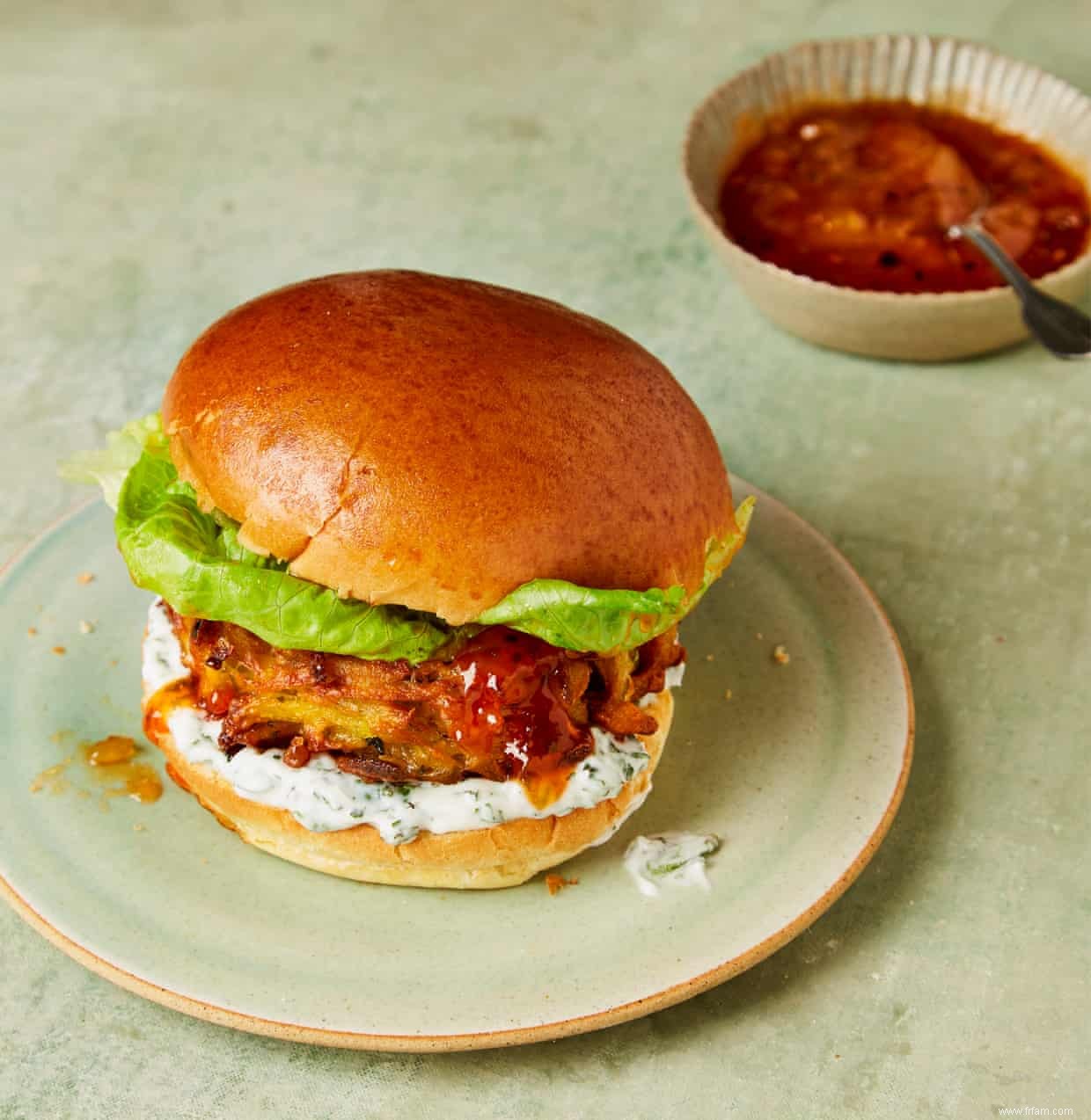 La recette végétalienne de Meera Sodha pour les hamburgers bhaji à l oignon et à la pomme de terre 