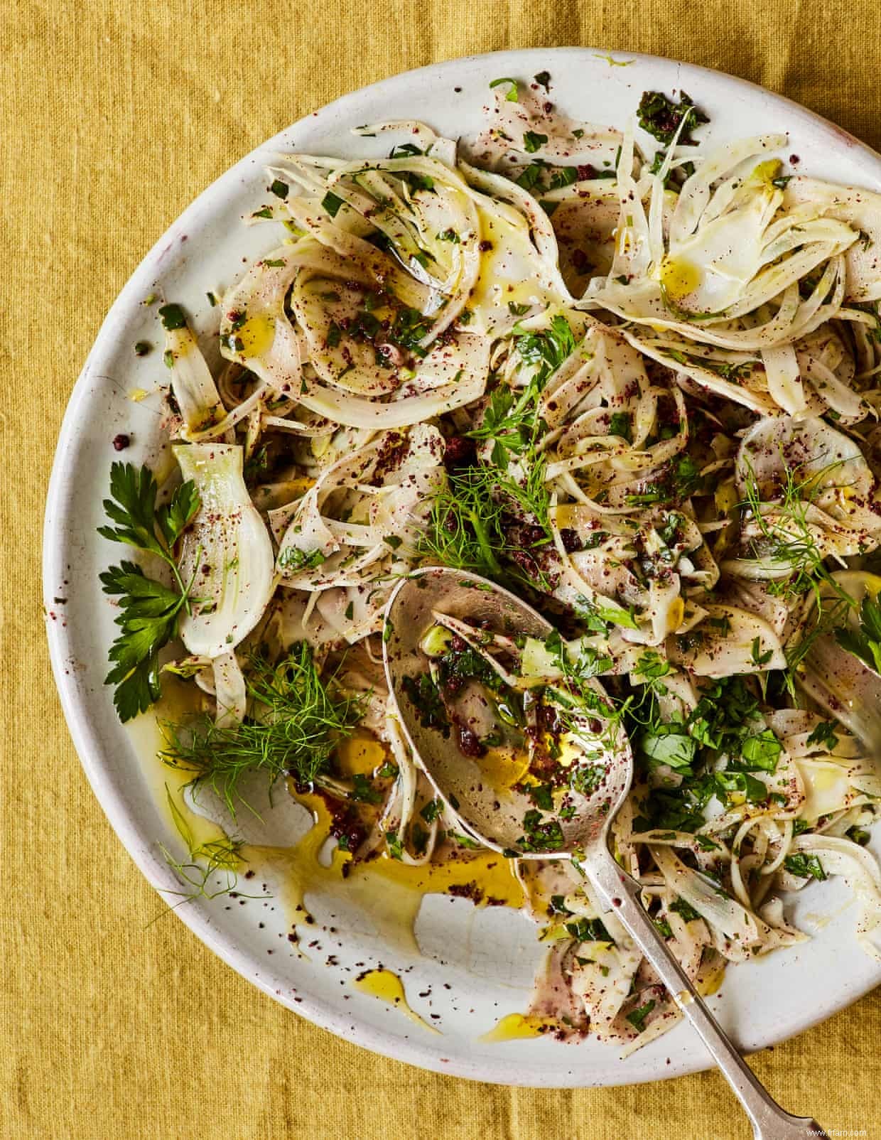 Les recettes de Melissa Thompson pour la poitrine d agneau au barbecue avec salade de fenouil et de sumac 