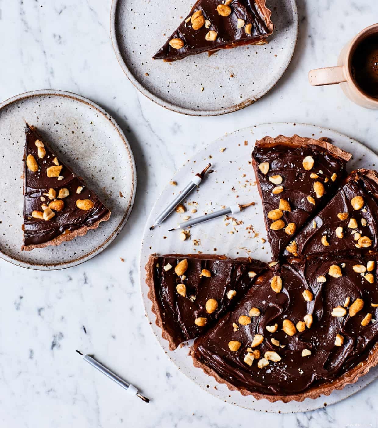 La recette de Liam Charles pour la tarte au caramel au beurre de cacahuète salé et au chocolat 