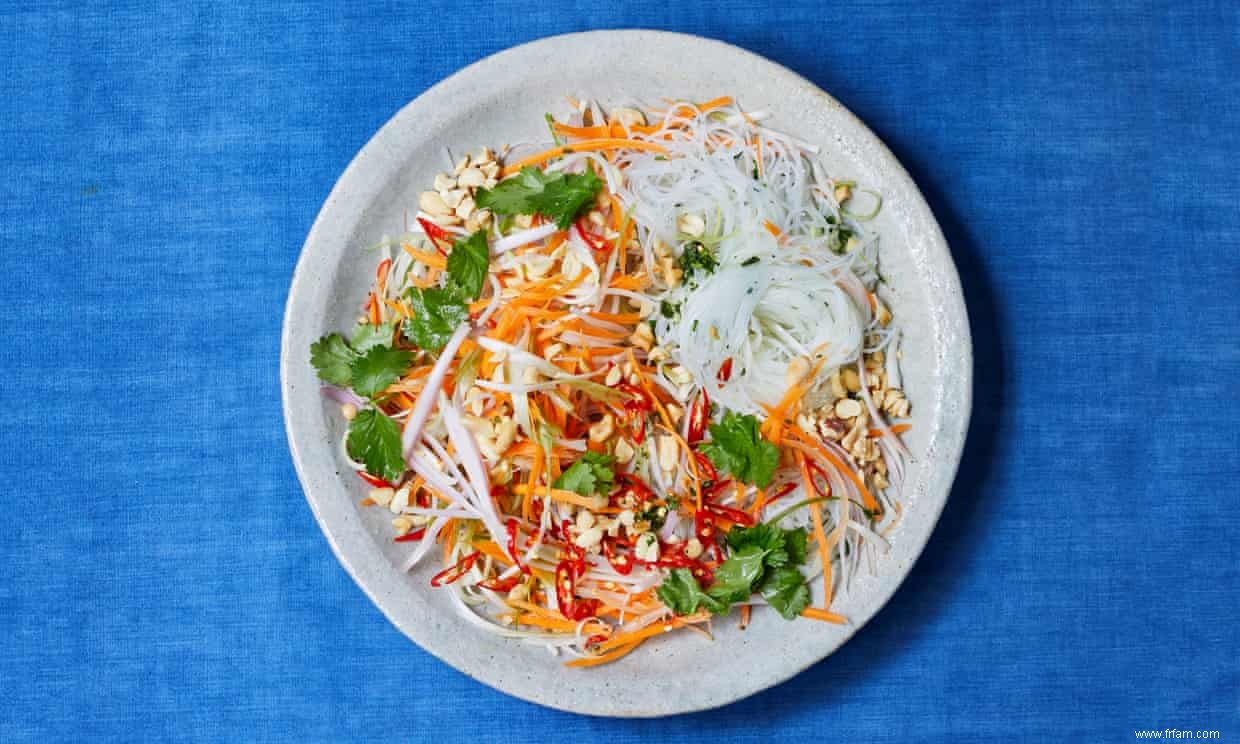 Poulet, tofu et nouilles :les salades sino-vietnamiennes de Chi San 