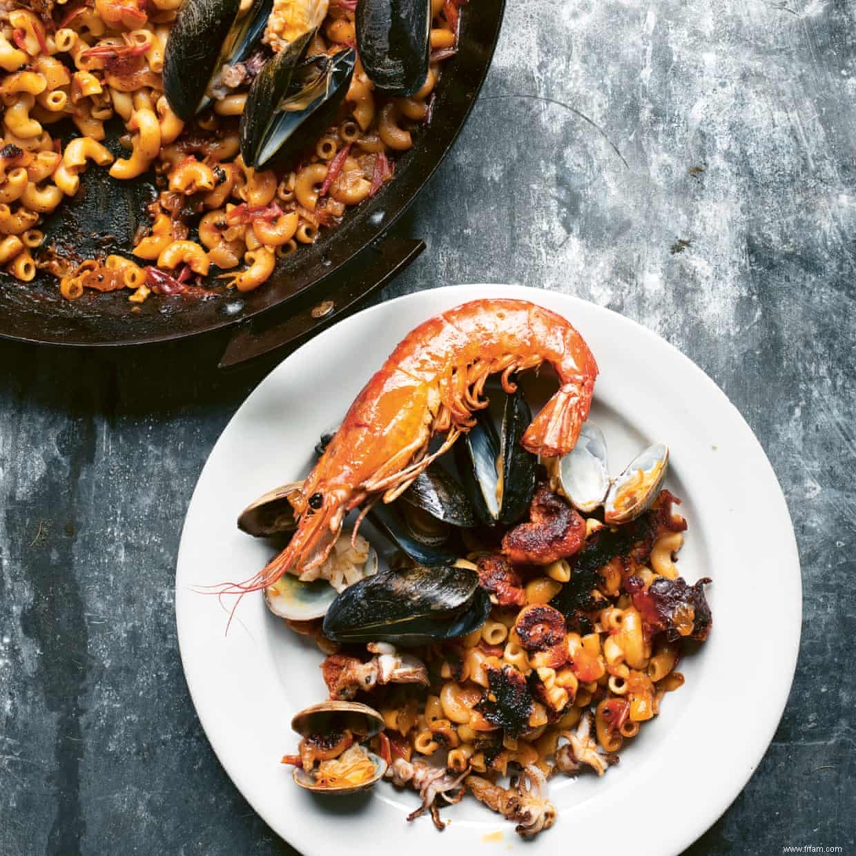 Poulet rôti parfait, tartes aux abricots, cheesecake :les recettes du nouveau livre de Nigel Slater 