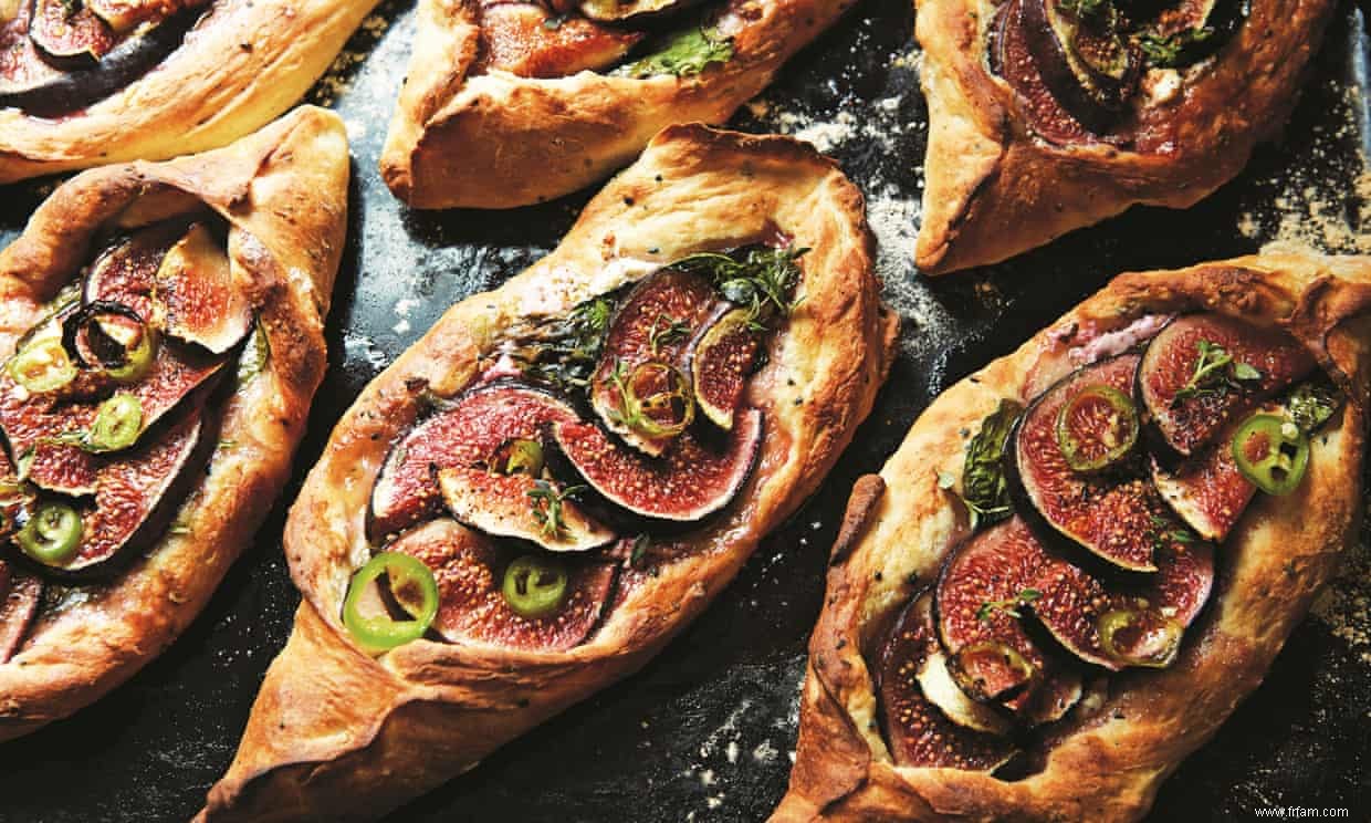 La recette de pide aux figues et à la feta de Sarit Packer et Itamar Srulovich 