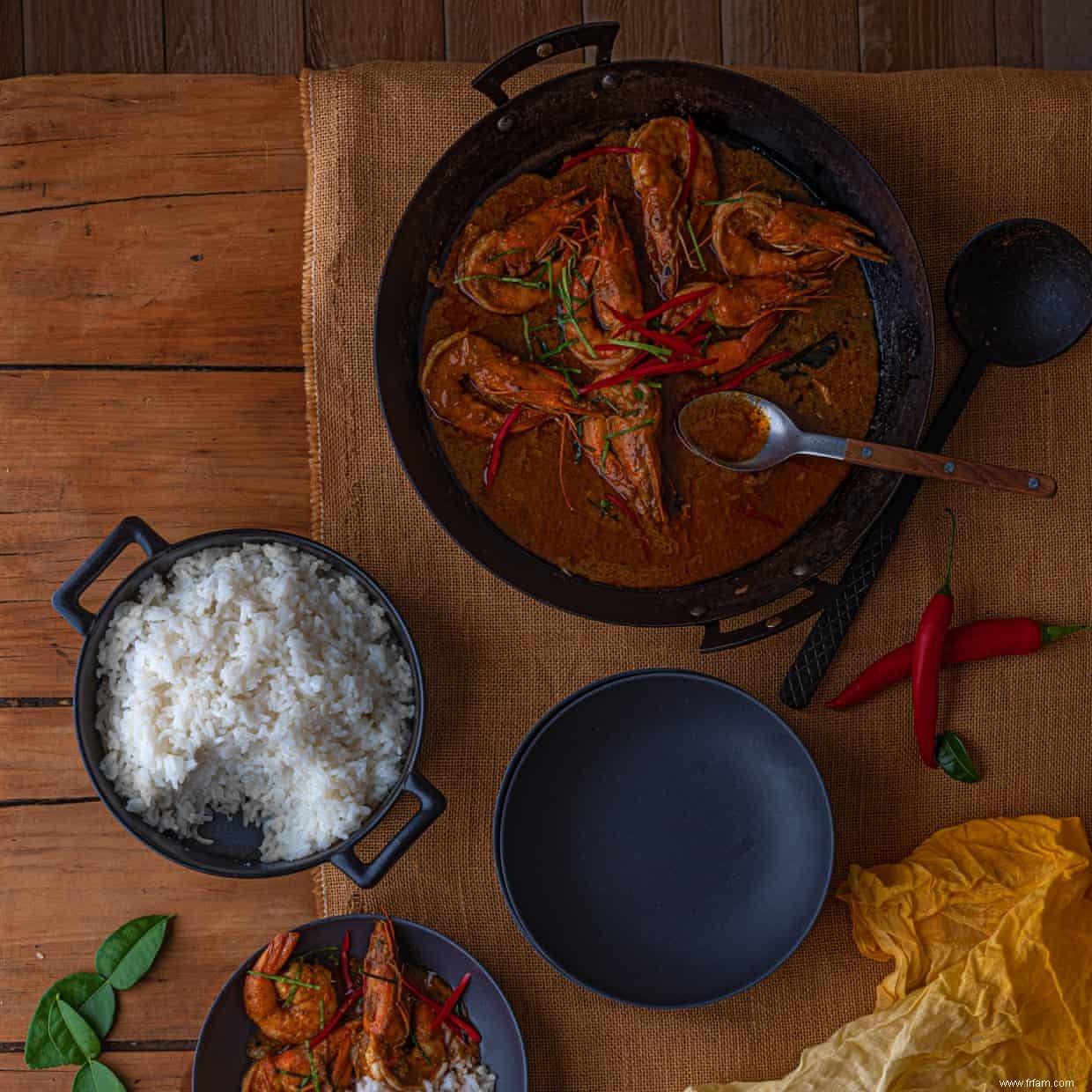 Recette de Choo chee gung – curry rouge sec aux crevettes tigrées par Wichet Khongphoon 