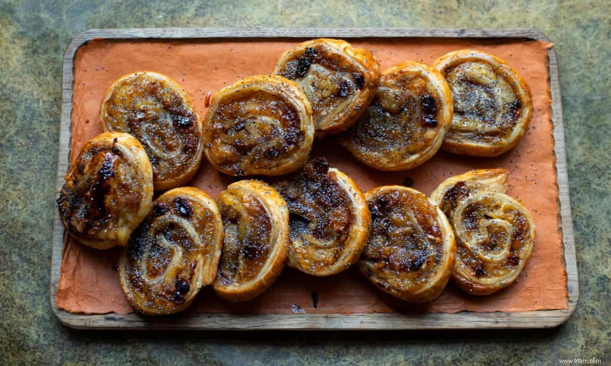 La recette de Nigel Slater pour les pâtisseries aux pommes et aux raisins secs 