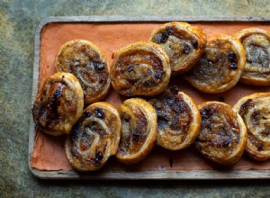 La recette de Nigel Slater pour les pâtisseries aux pommes et aux raisins secs 