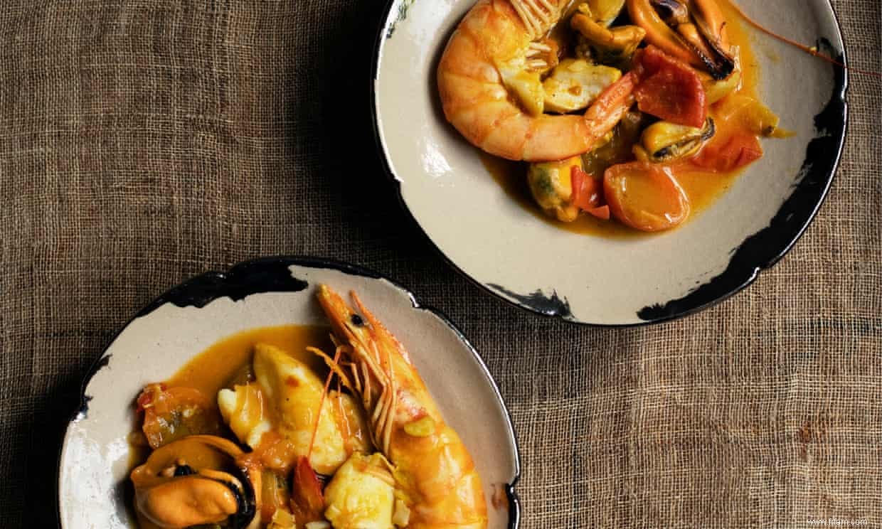 Les recettes de Nigel Slater pour les moules et les champignons avec du riz gluant 