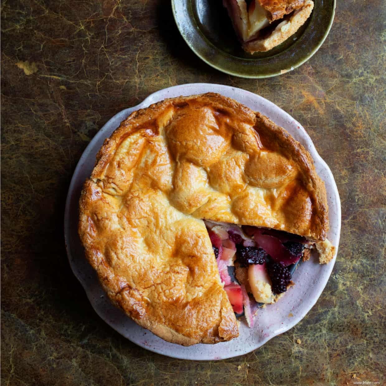 Les recettes de Nigel Slater pour tarte aux pommes et mûres, tarte au butternut et pêches sauce cassis 