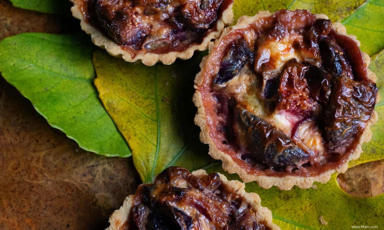 Les recettes de Nigel Slater pour les tartes aux figues et aux oignons rouges et le faisan rôti aux pommes et au cidre 