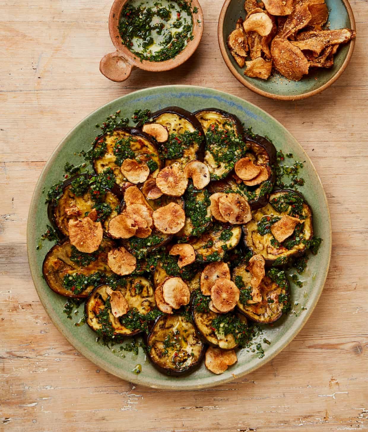 De l aubergine rôtie au gratin au fromage :les recettes de chips de Yotam Ottolenghi 