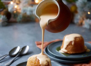 Recette des puddings au gingembre cuits à la vapeur de Tom Kerridge avec une crème anglaise à la vanille 