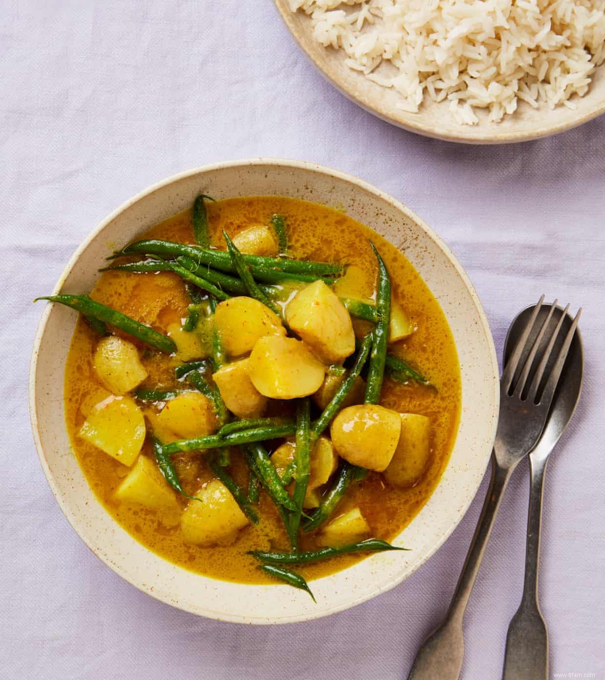 La recette végétalienne de Meera Sodha pour le curry jaune thaïlandais avec des haricots verts et des pommes de terre 