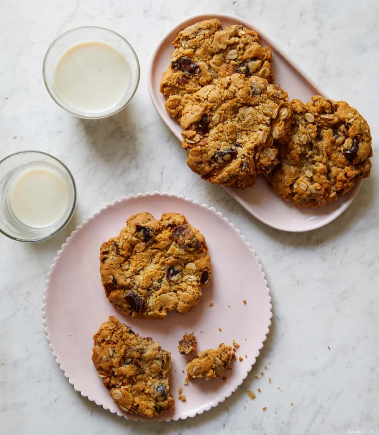 La recette de Benjamina Ebuehi pour les biscuits végétaliens au tahini et aux dattes 