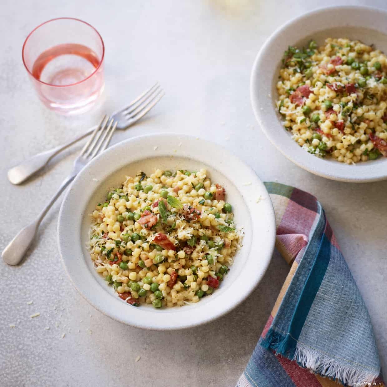 Recette de Fregola au bacon et petits pois par Rosie Sykes 