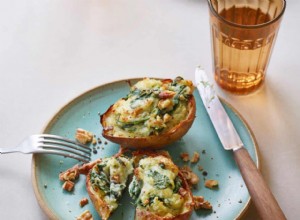 La recette de Yotam Ottolenghi des pommes de terre farcies aux épinards et au gorgonzola 