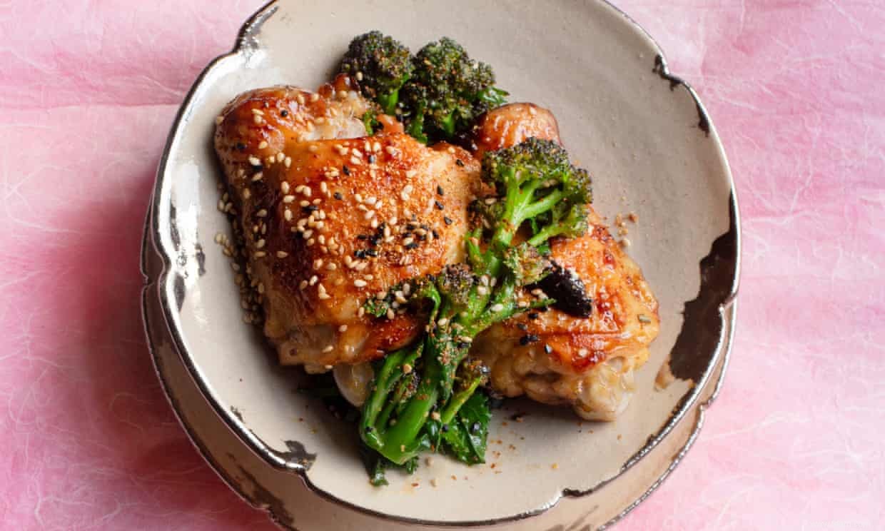 Les recettes de Nigel Slater pour le poulet et la sauce soja, et pour la bagatelle aux noisettes 