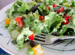 Salade saine du sud-ouest avec vinaigrette crémeuse à l avocat 