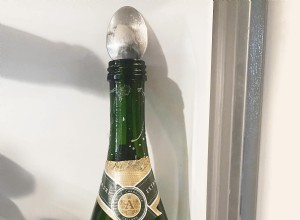 Cette astuce Easy Spoon empêche-t-elle le champagne de tomber à plat ? 