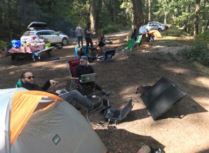 Travailler dans les bois :l aventure à énergie solaire de l équipe Dyrt 