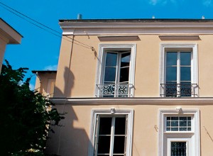 Appliquer un enduit à la chaux pour remettre à neuf une façade