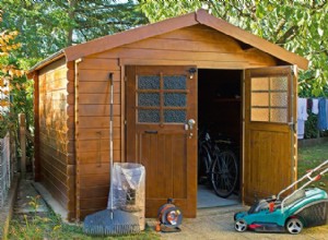 Comment bien rénover un abri de jardin ?