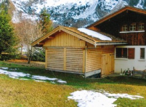 Réalisation dun bûcher de 20 m² en famille