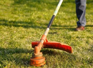 Apprendre à remplacer le fil d’un coupe-bordure