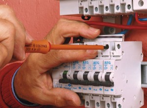 Tout savoir sur les outils indispensables aux travaux délectricité