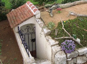 Une cave à vins dans le jardin