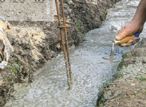 Couler une semelle filante pour un muret de clôture